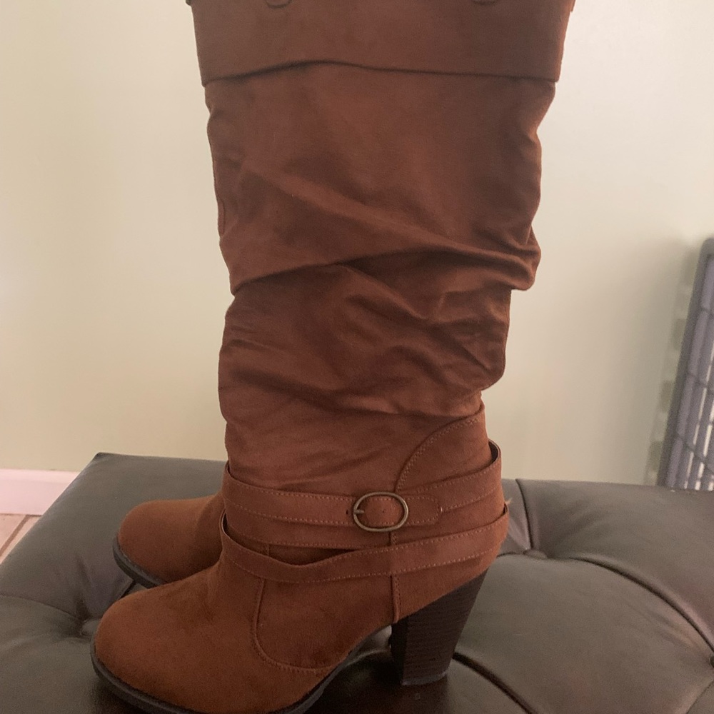 Sz8 Knee High Boots